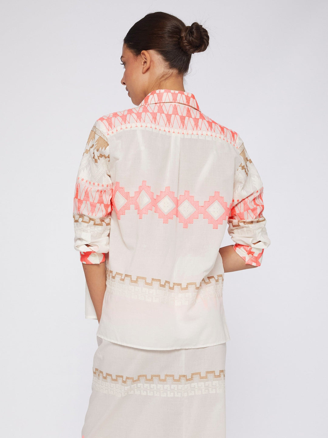 Vilagallo Top Sara Shirt in Pink / Camel Embroidered