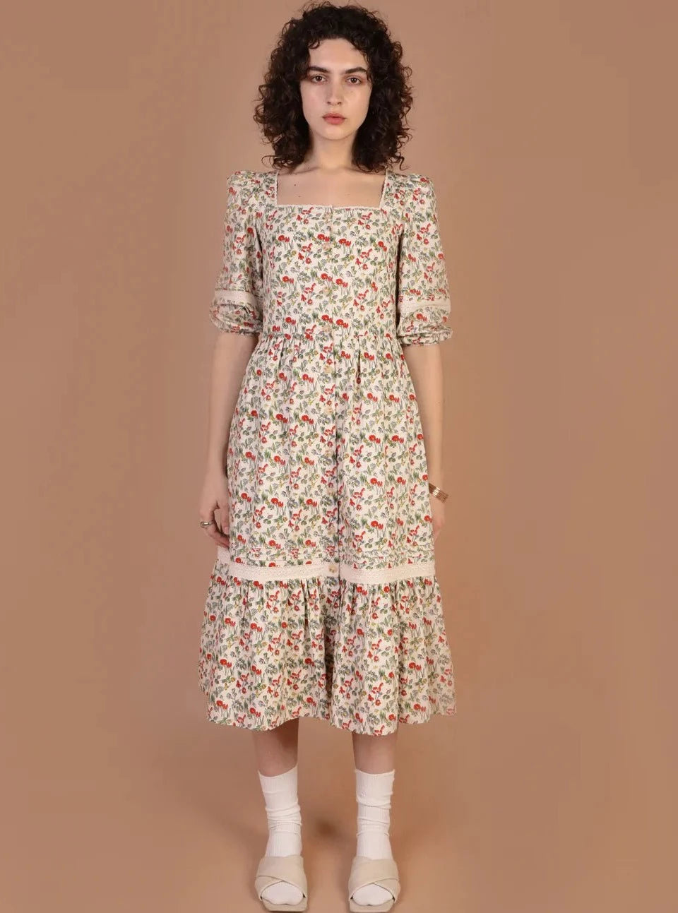 Ixora Dress in Pop Floral US 8 / UK 12 / Tan Ixora Dress in Pop Floral US 8 / UK 12 / Tan