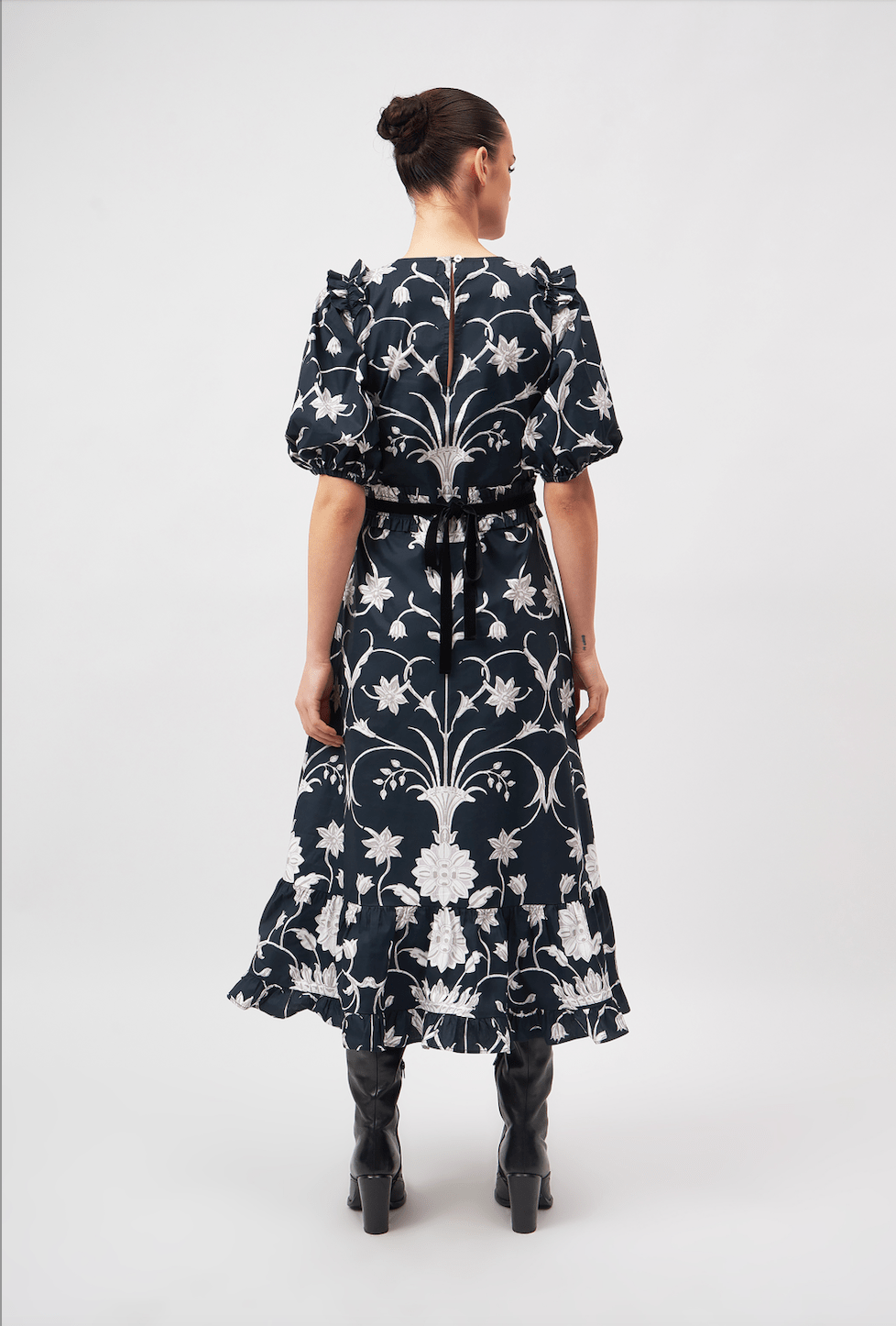 Beyond by Vera Antonia Dress in Meknes Black Small Black