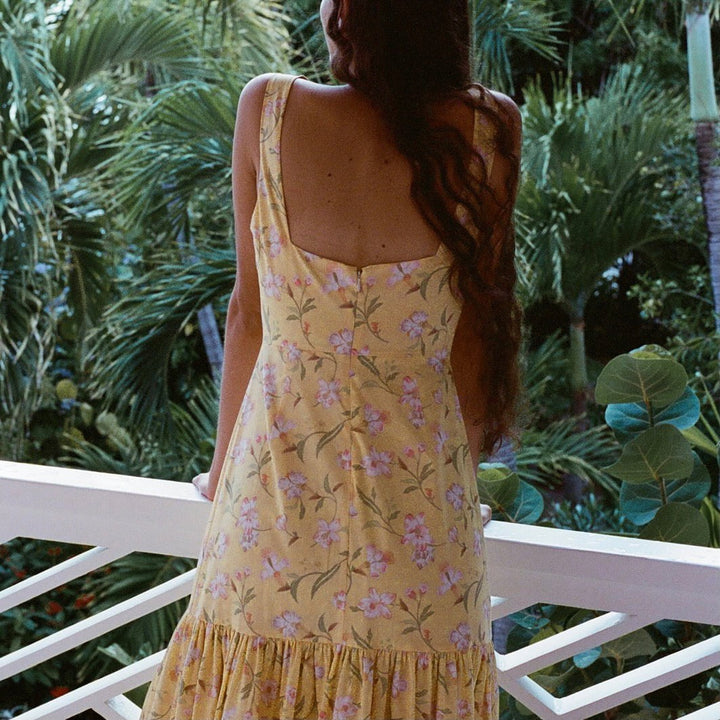 Coco Shop Dress Low-Back Dress in Yellow Hibiscus