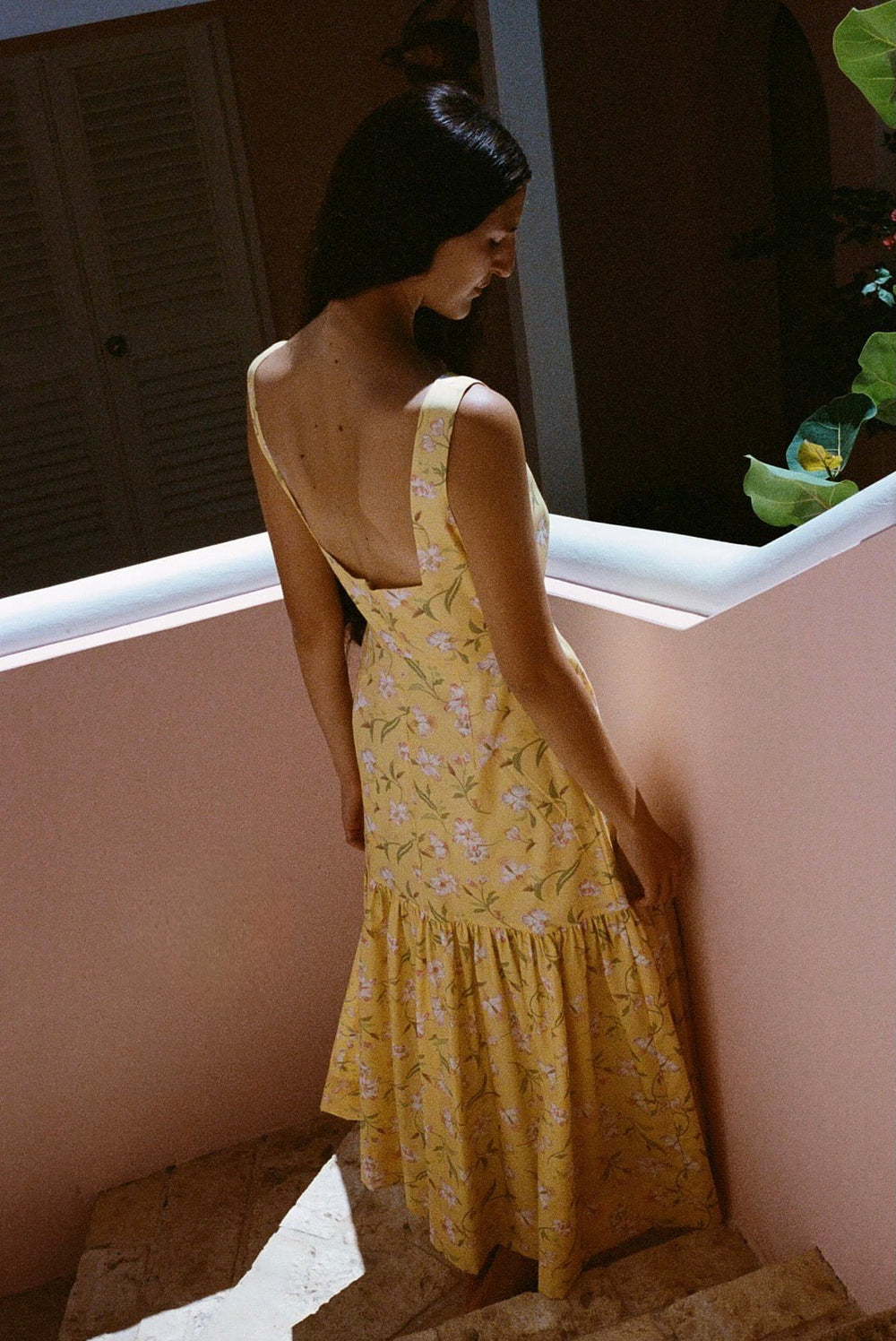 Coco Shop Dress Low-Back Dress in Yellow Hibiscus
