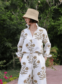 Maison Marigold Top Montecito Popover in Khaki Flower